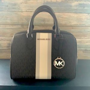 MICHAEL KORS MINI BARREL BAG